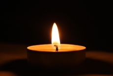 paląca się świeczka