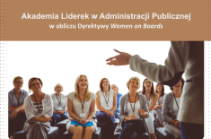 plakat Akademii Liderek - na górze tytuł Akademii, pod spodem zdjęcie kobiet słuchających wystąpienia